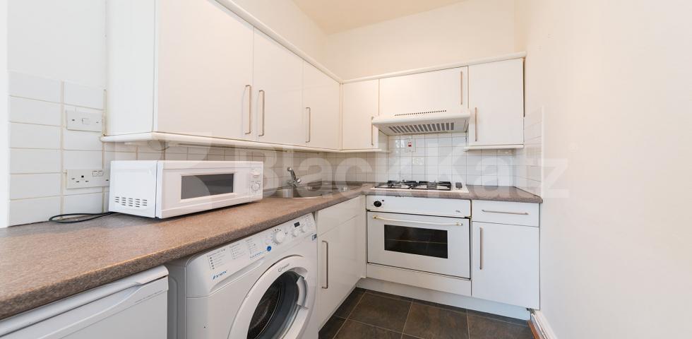 			1 Bedroom, 1 bath, 1 reception Apartment			 Sinclair Road, SHEPHERDS BUSH